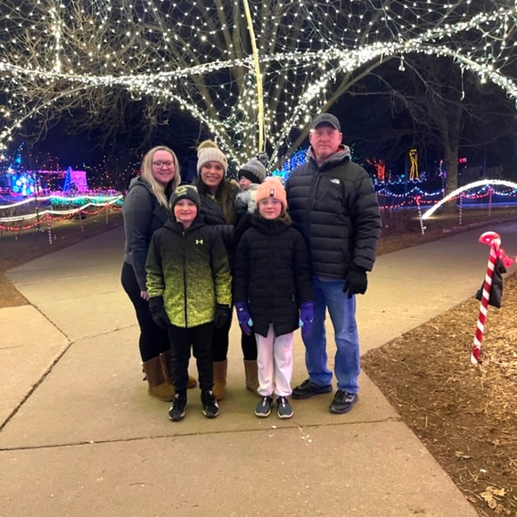 Meet your Posher, Beth - Picture 1 of 4